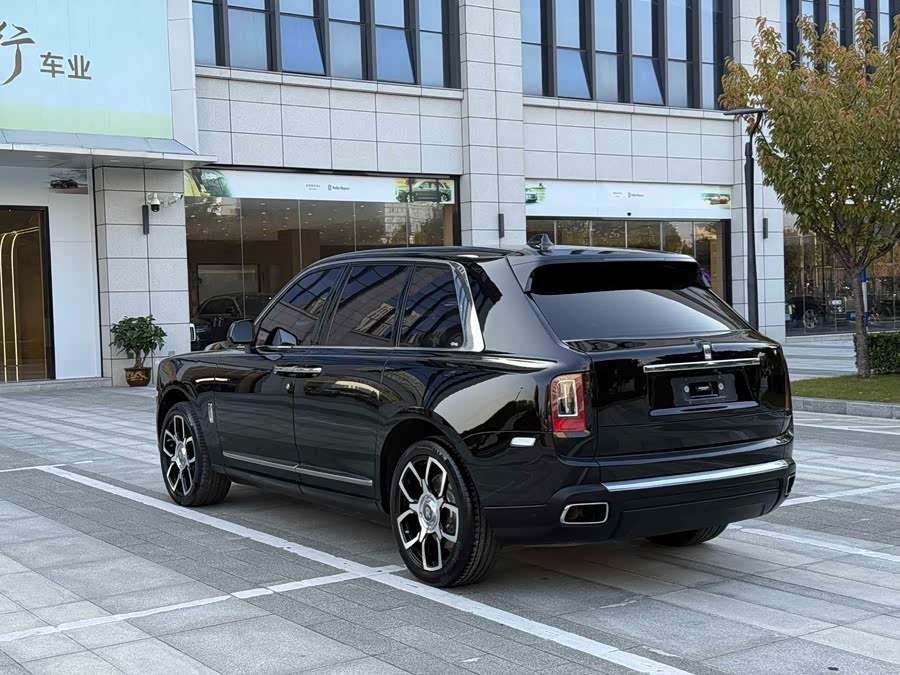 Rolls-Royce Cullinan 2023 car image #7