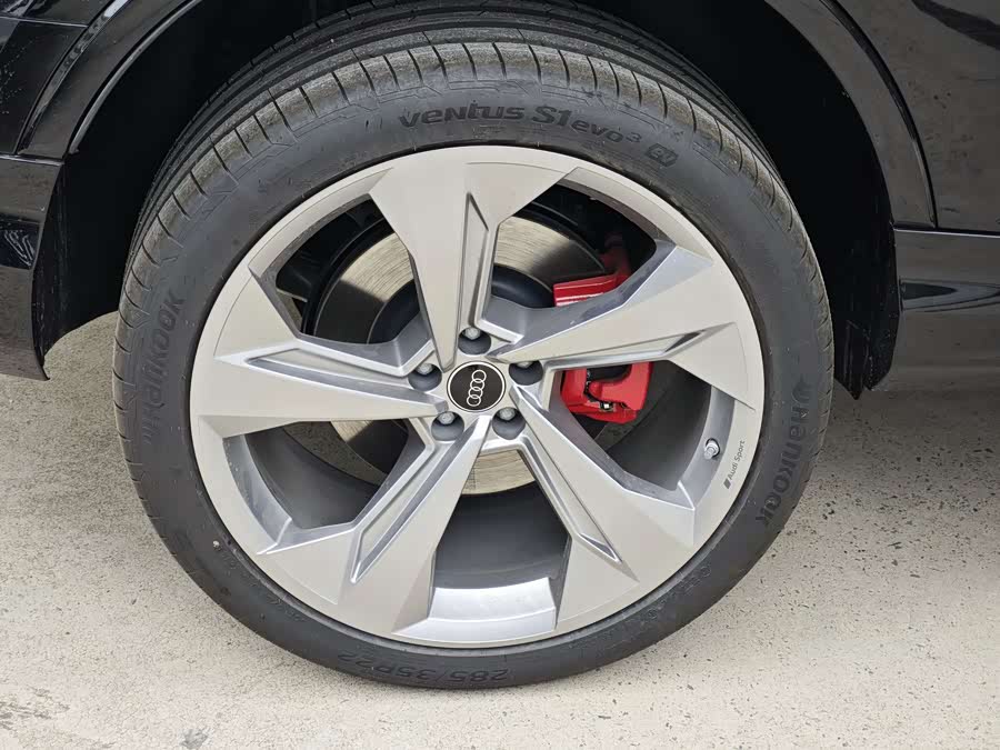 Audi SQ7 #7 Audi SQ7 car image #7