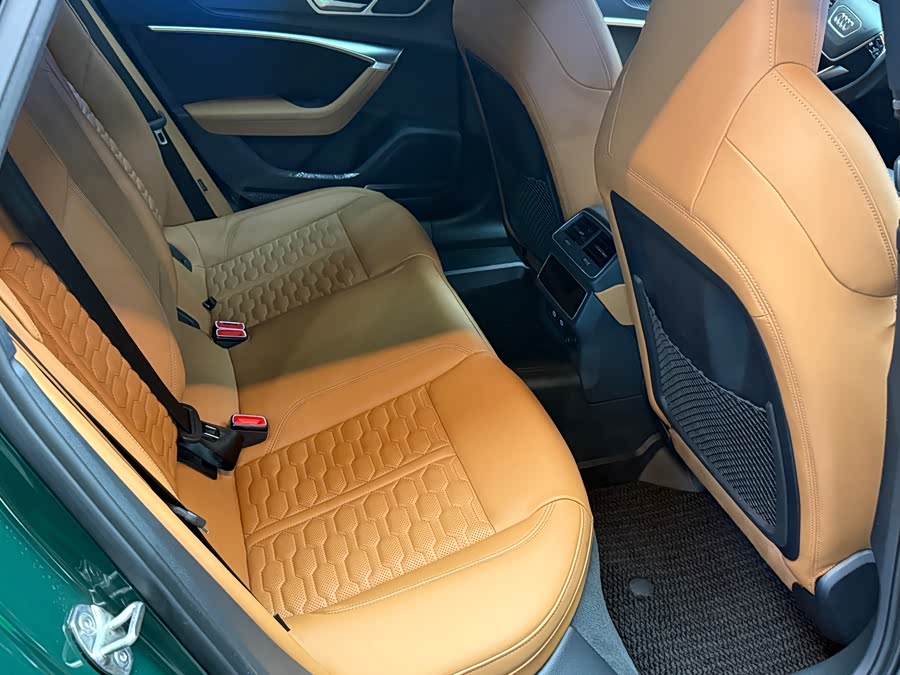 Audi RS 6 2021 immagine di auto #7