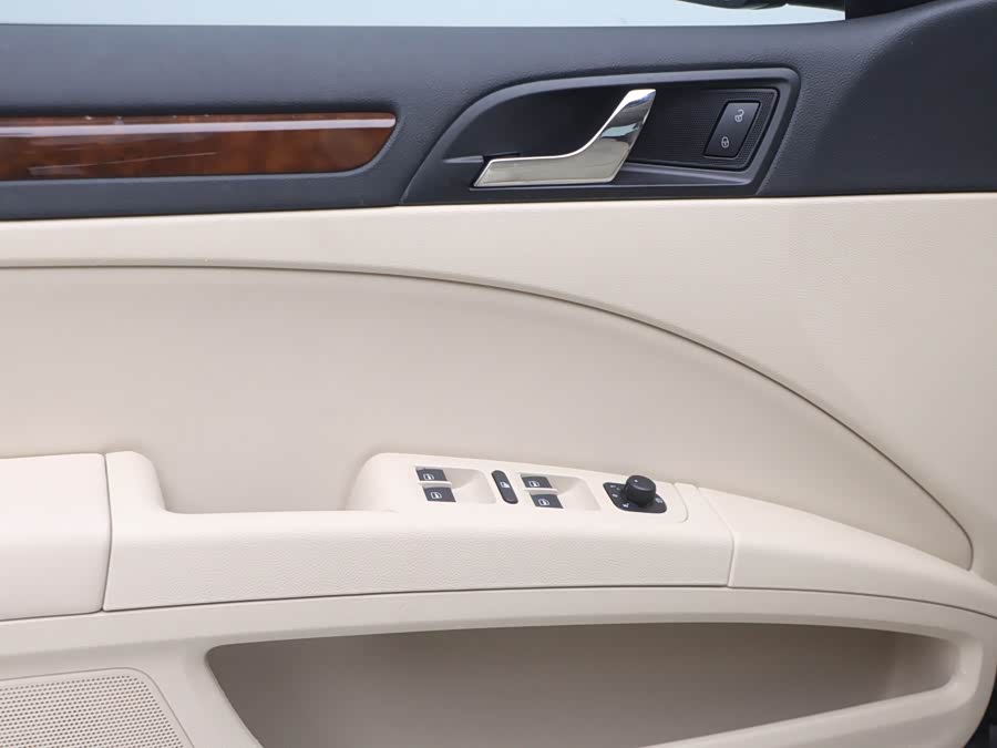 Skoda Superb 2015 car image #7