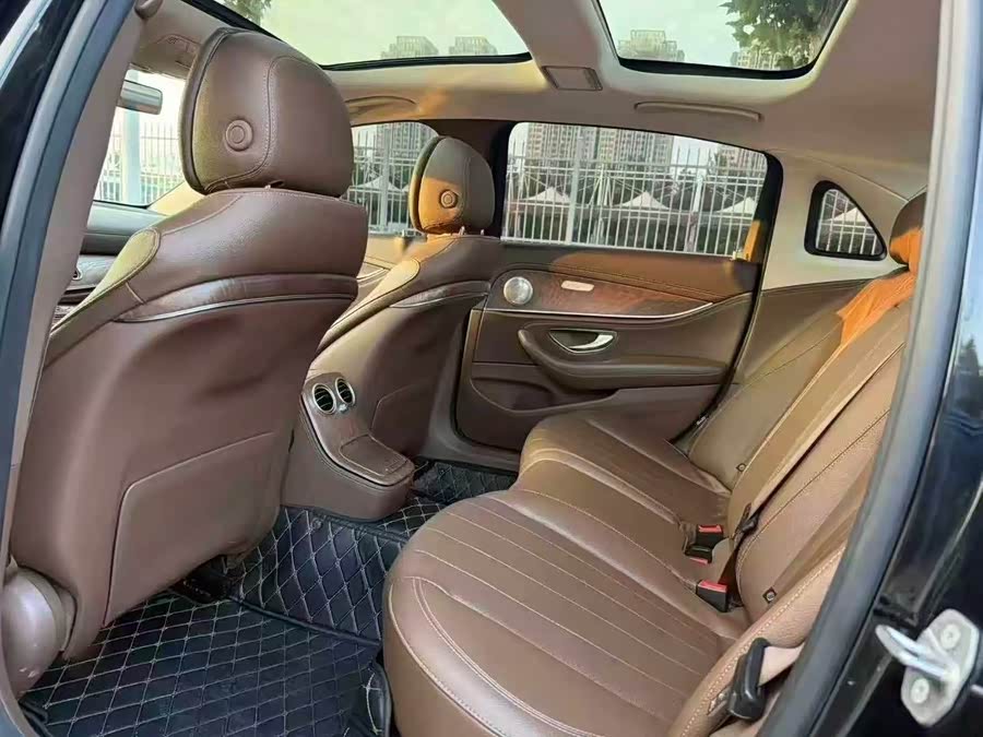 Mercedes-Benz E Class New Energy 2022 car image #7