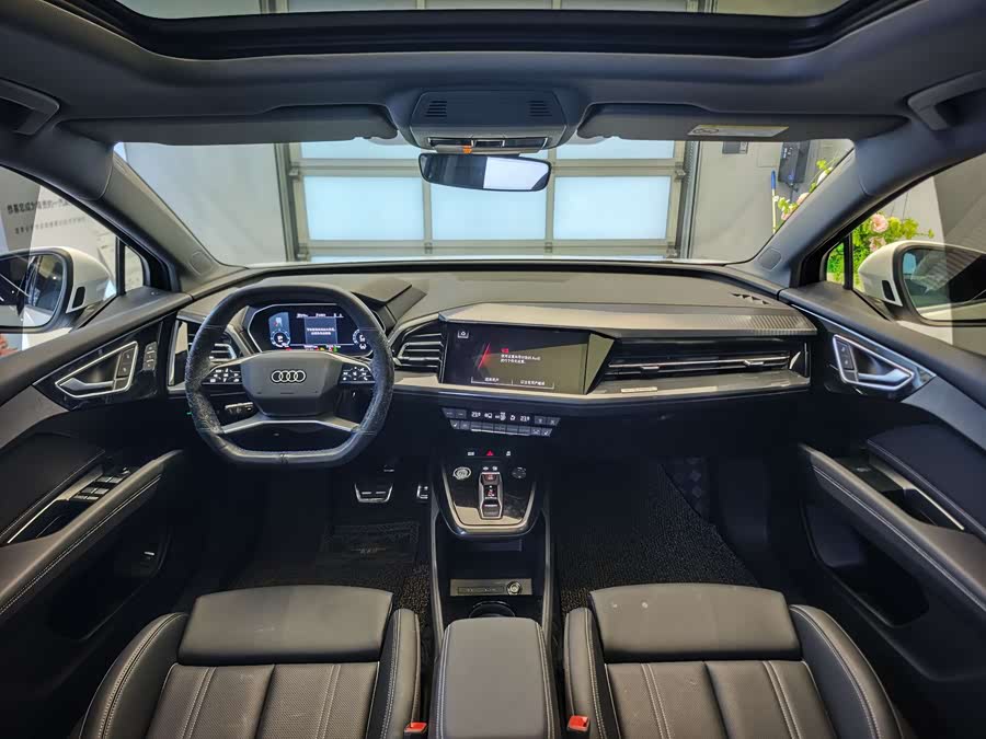 Audi Q4 e-tron 2025 immagine di auto #7