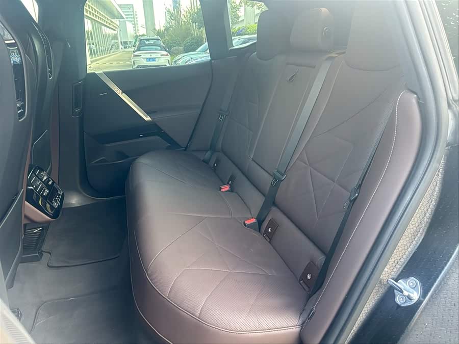 BMW iX 2022 #7 BMW iX 2022 car image #7