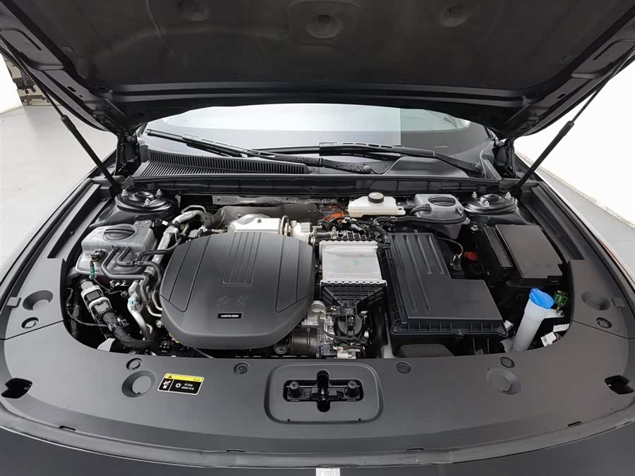 HongQi H5 PHEV 2025 #7 HongQi H5 PHEV 2025 car image #7