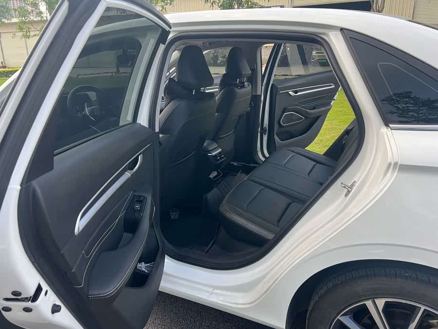GEELY Emgrand 2023 car image #7