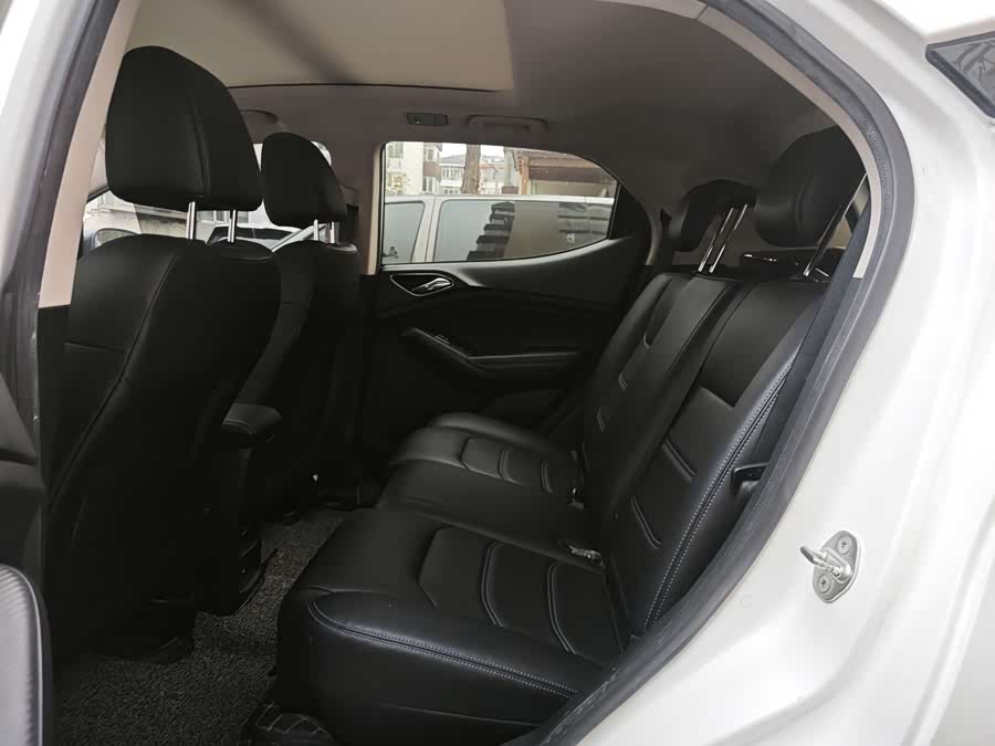 BYD Yuan New Energy 2019 car image #7