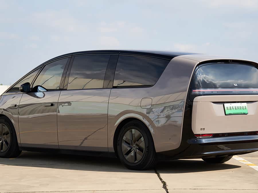 理想汽车 理想MEGA 2024 汽车图片 #7