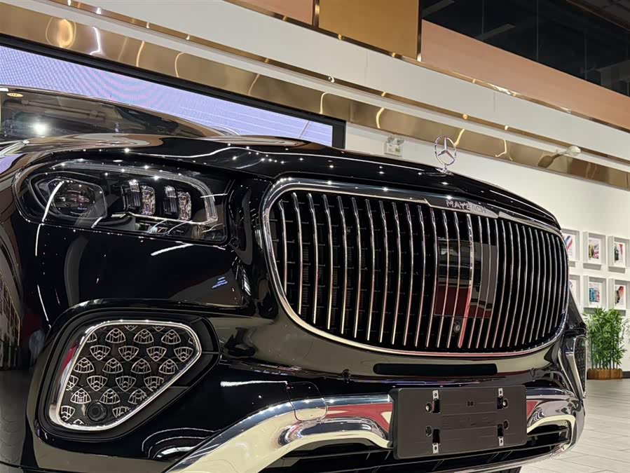 Mercedes-Benz Maybach GLS 2024 car image #7