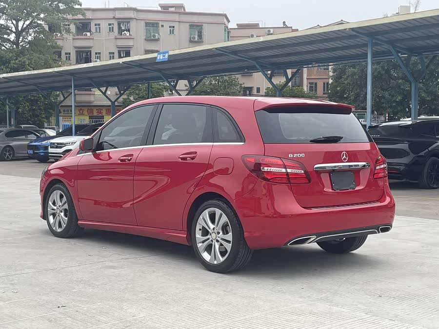 Mercedes-Benz B Class 2015 car image #7