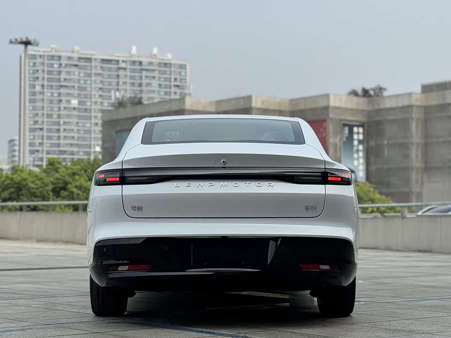 零跑汽车 零跑B01 汽车图片 #7