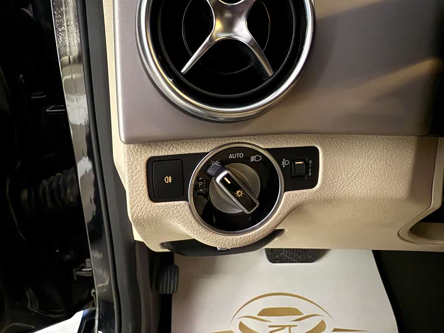 Mercedes-Benz GLK Class 2014 car image #7