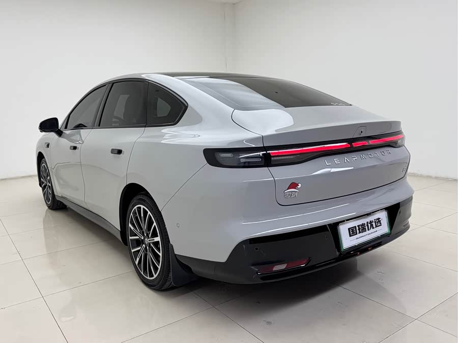 零跑汽车 零跑B01 2025 汽车图片 #7