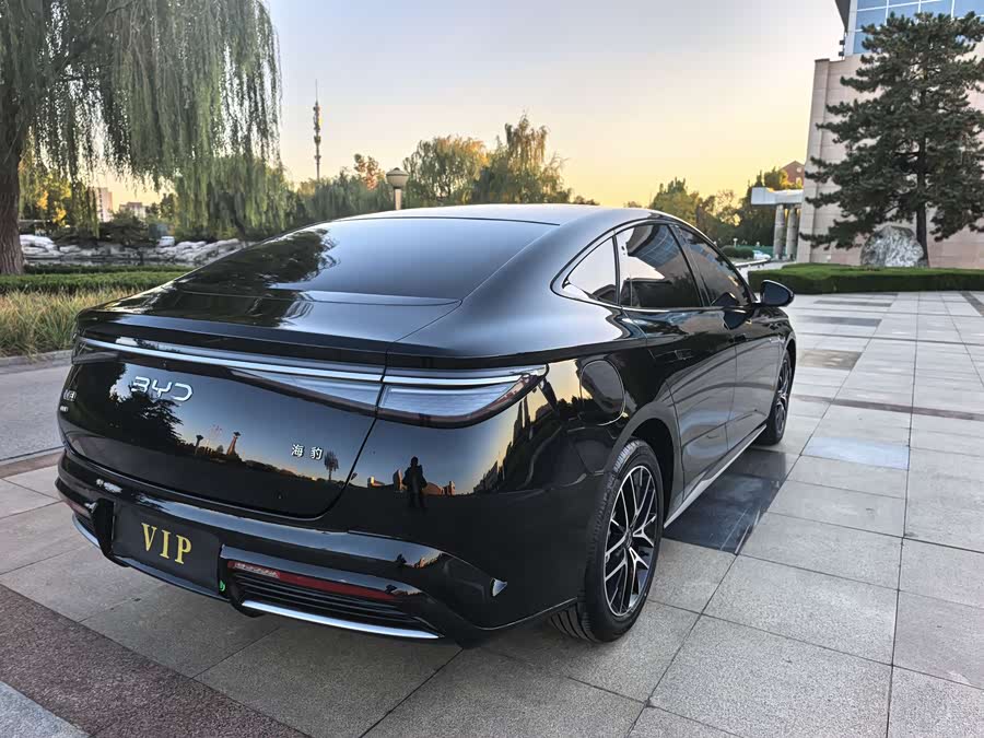 BYD Seal 2023 car image #7