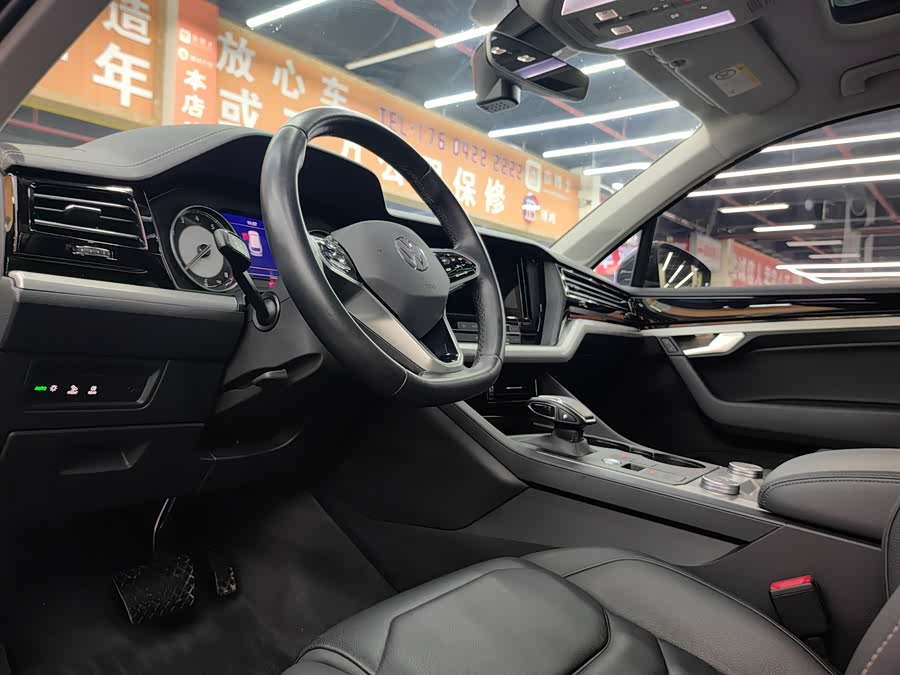 Volkswagen Touareg 2022 car image #7