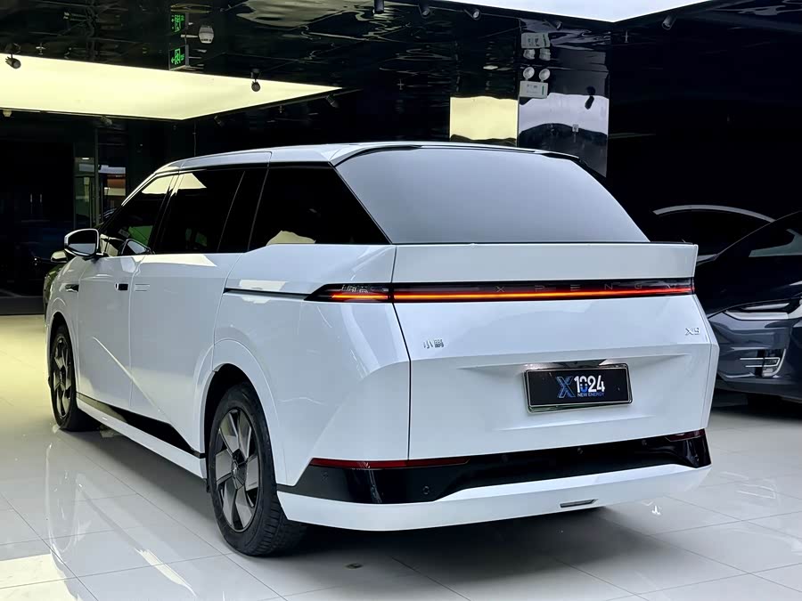Xpeng X9 2024 immagine di auto #7