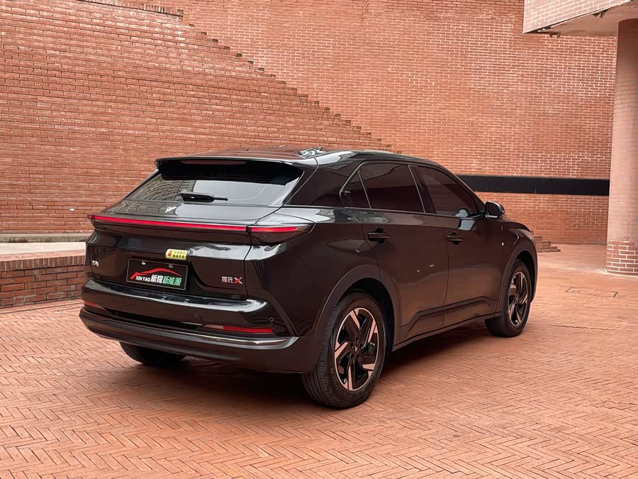 哪吒汽车 哪吒X 2024 汽车图片 #7