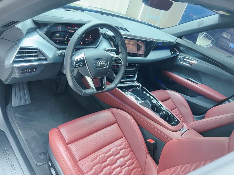 Audi e-tron GT 2024 car image #7