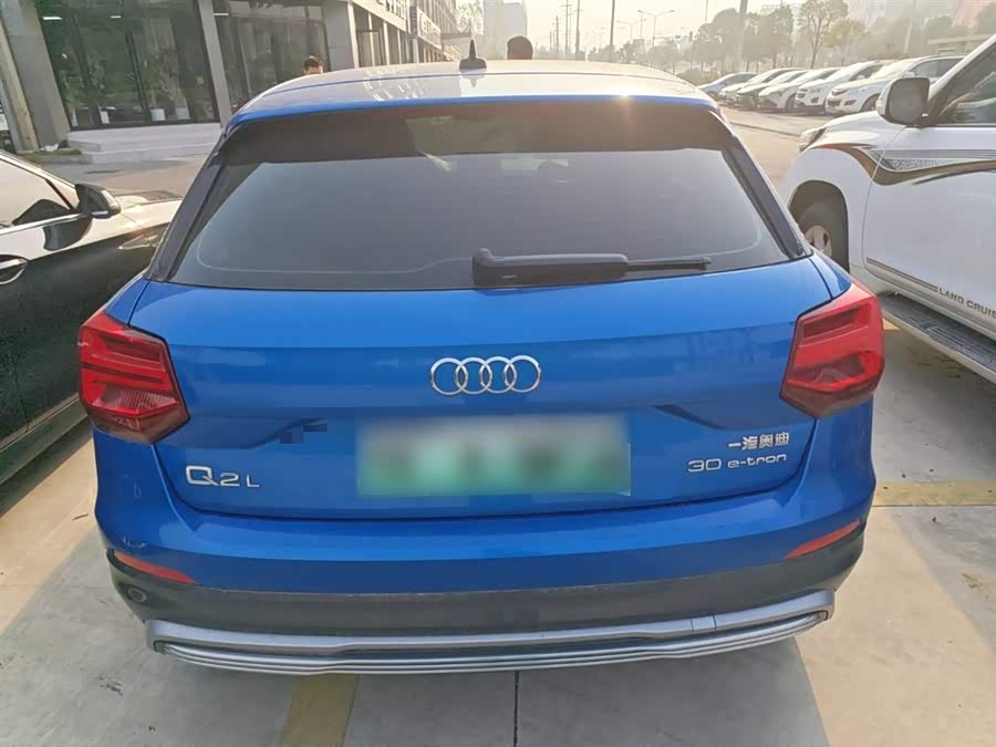 Audi Q2L e-tron 2020 #7 Audi Q2L e-tron 2020 car image #7