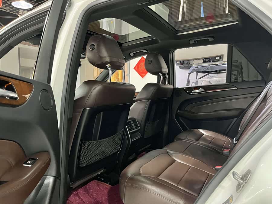 Mercedes-Benz M Class 2015 car image #7