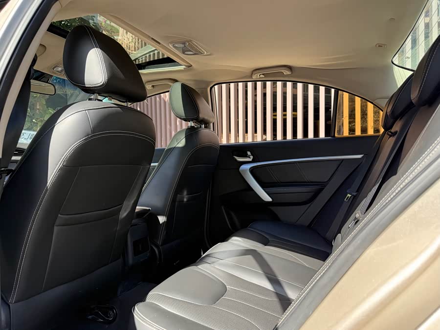 GEELY Emgrand 2017 car image #7
