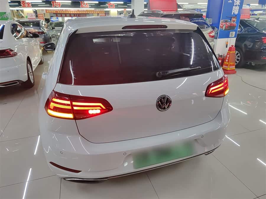 Volkswagen Golf Pure Electric 2021 car image #7