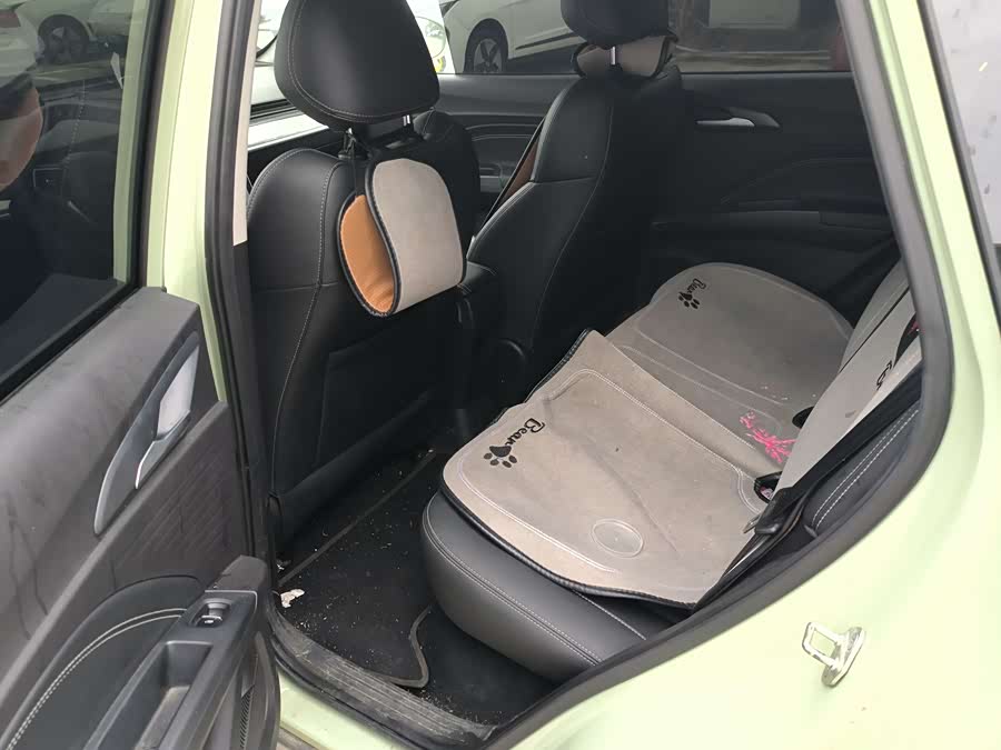 哪吒汽车 哪吒AYA 2023 汽车图片 #7