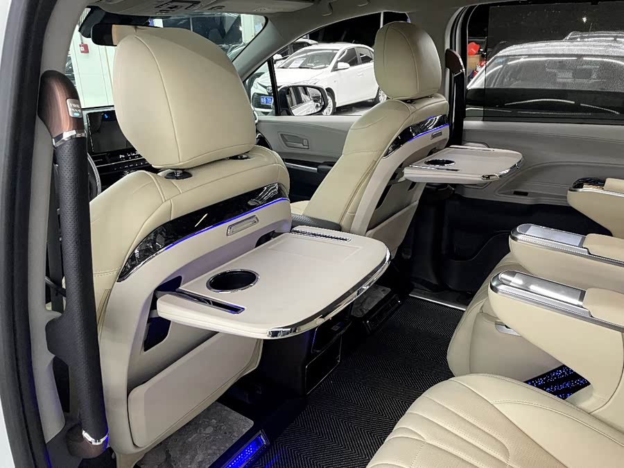 Toyota Granvia 2024 immagine di auto #7