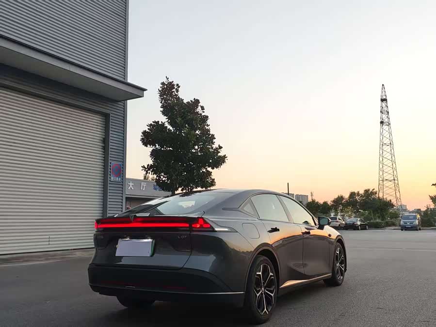 Deepal L07 2024 изображение автомобиля #7