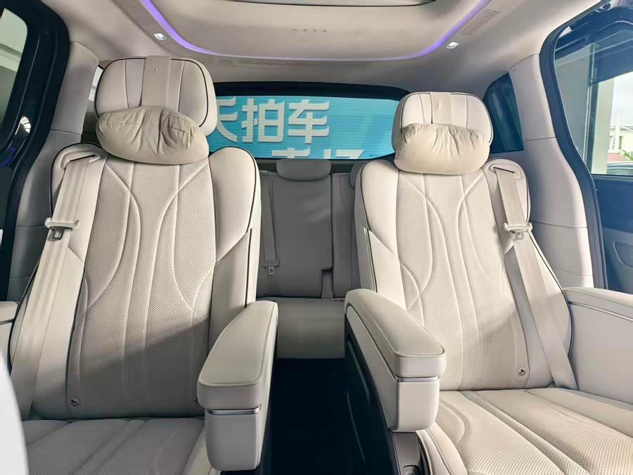 Xpeng X9 2024 صورة سيارة #7