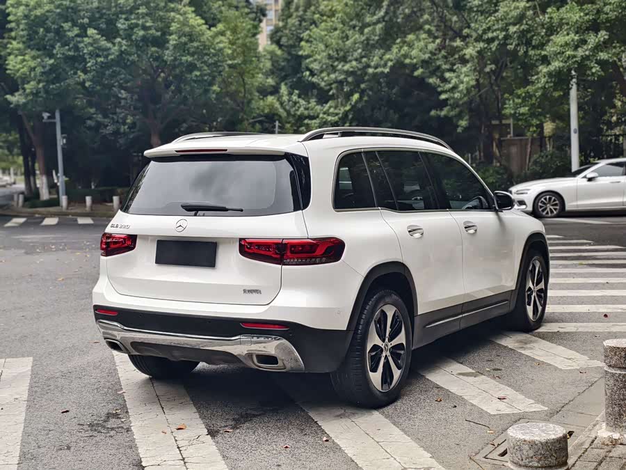 Mercedes-Benz GLB Class 2023 car image #7