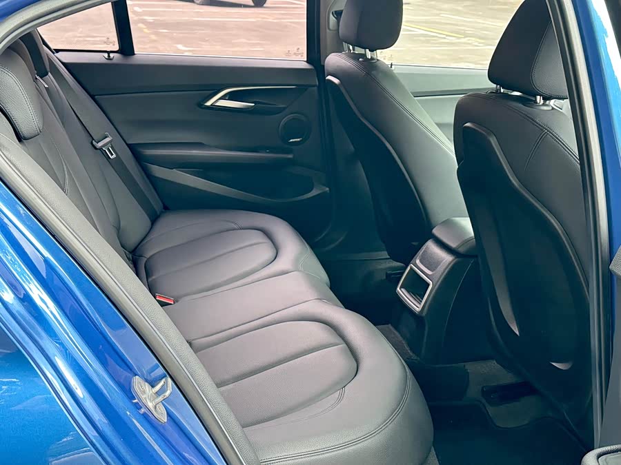 BMW 1 Series 2019 immagine di auto #7