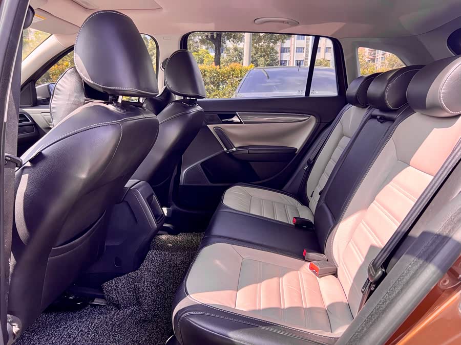 Volkswagen Cross Lavida 2015 #7 Volkswagen Cross Lavida 2015 car image #7