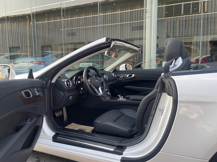 Mercedes-Benz SL Class 2016 car image #7