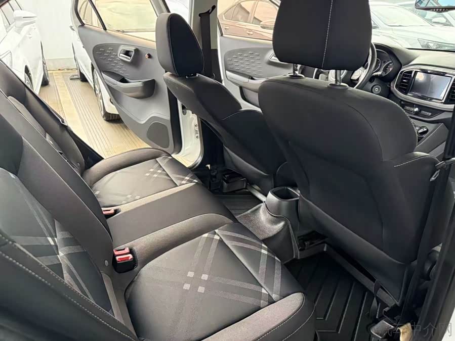 MG 3 2018 car image #7