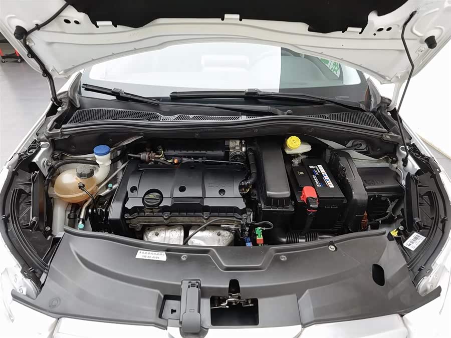 Peugeot 2008 2014 صورة سيارة #7