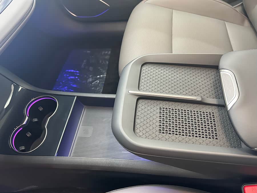 HongQi EH7 2025 #7 HongQi EH7 2025 car image #7