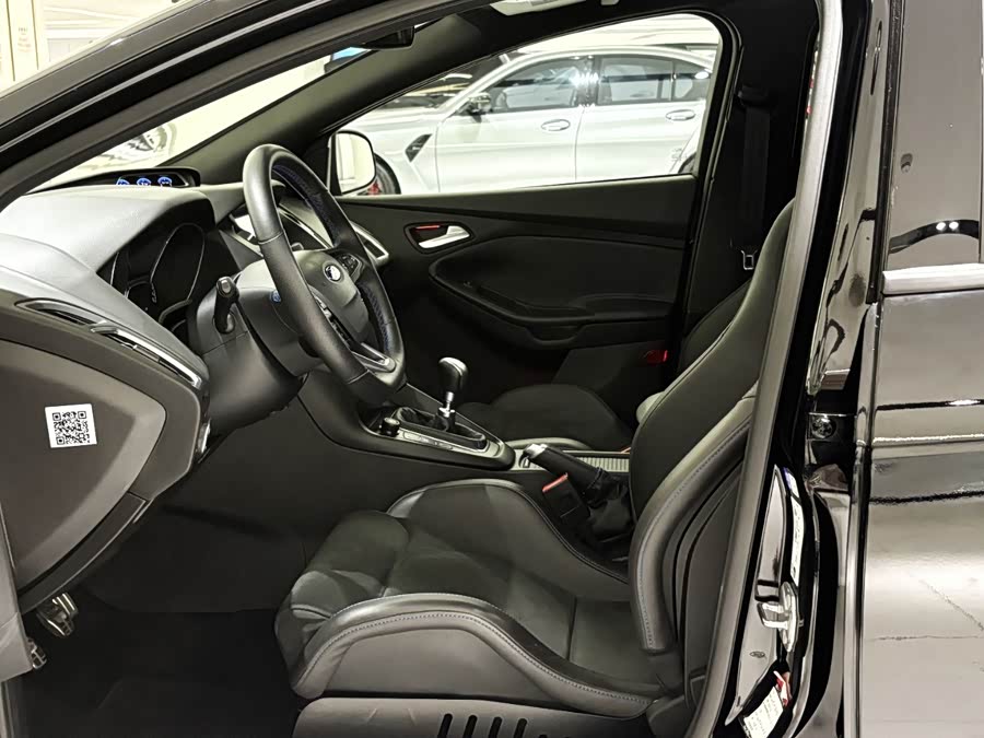 Ford Focus (Imported) 2019 صورة سيارة #7