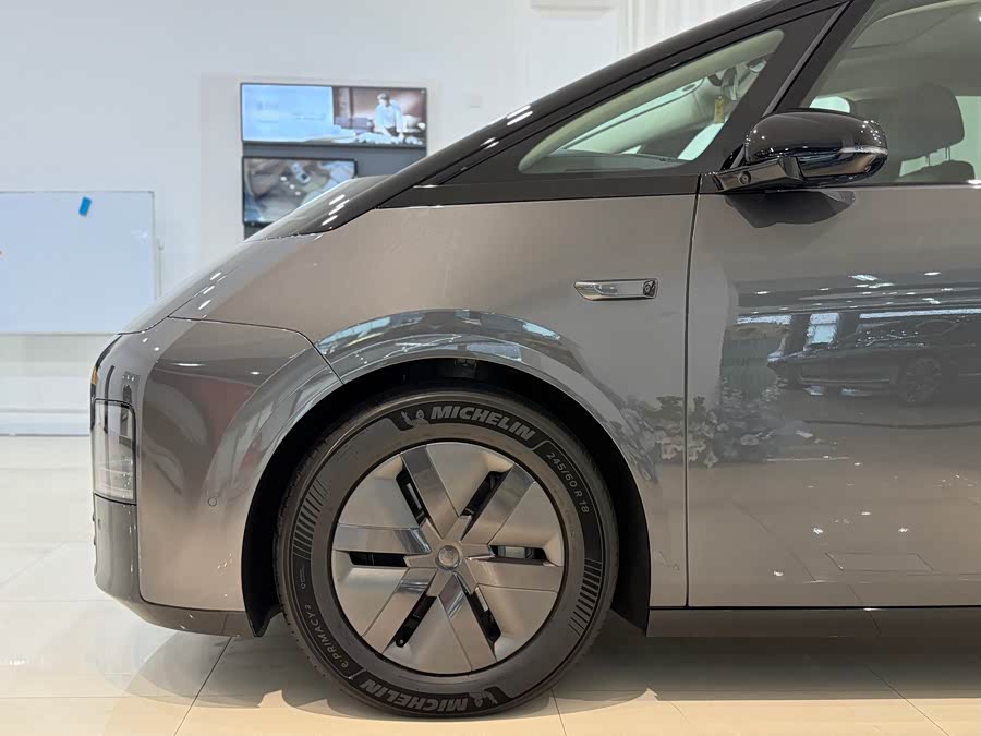 理想汽车 理想MEGA 2024 汽车图片 #7