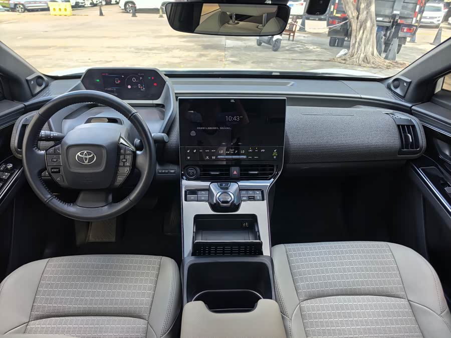 Toyota bZ4X 2022 immagine di auto #7