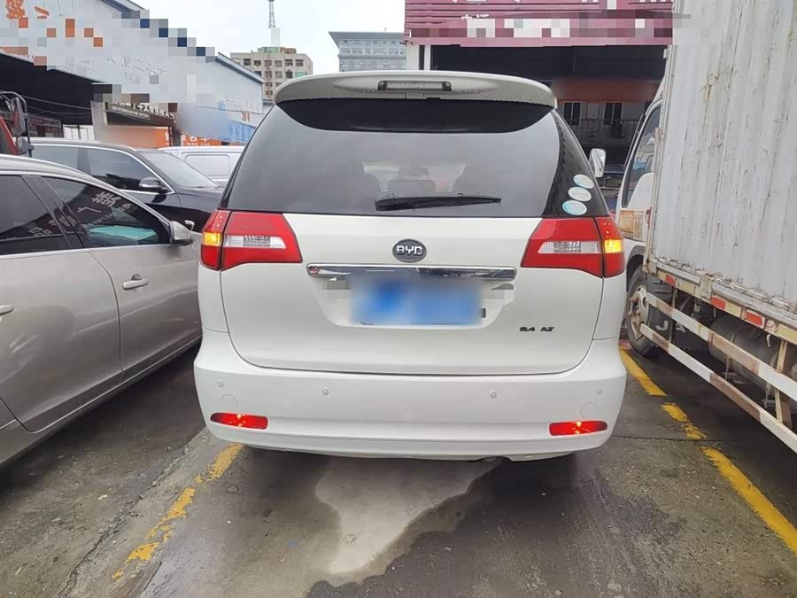 BYD M6 2014 car image #7