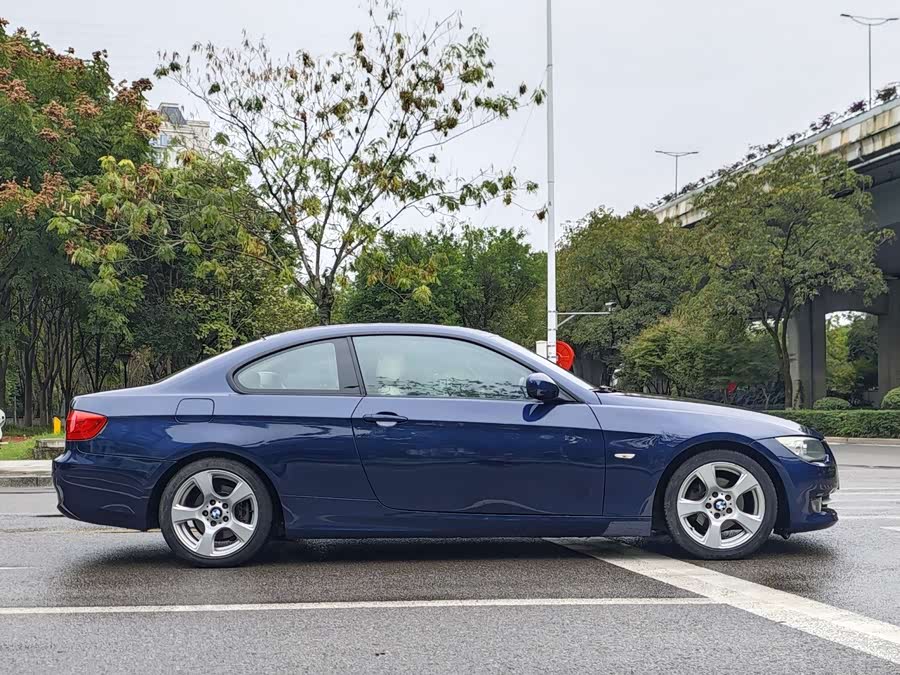 BMW 3 Series (Imported) 2011 car image #7