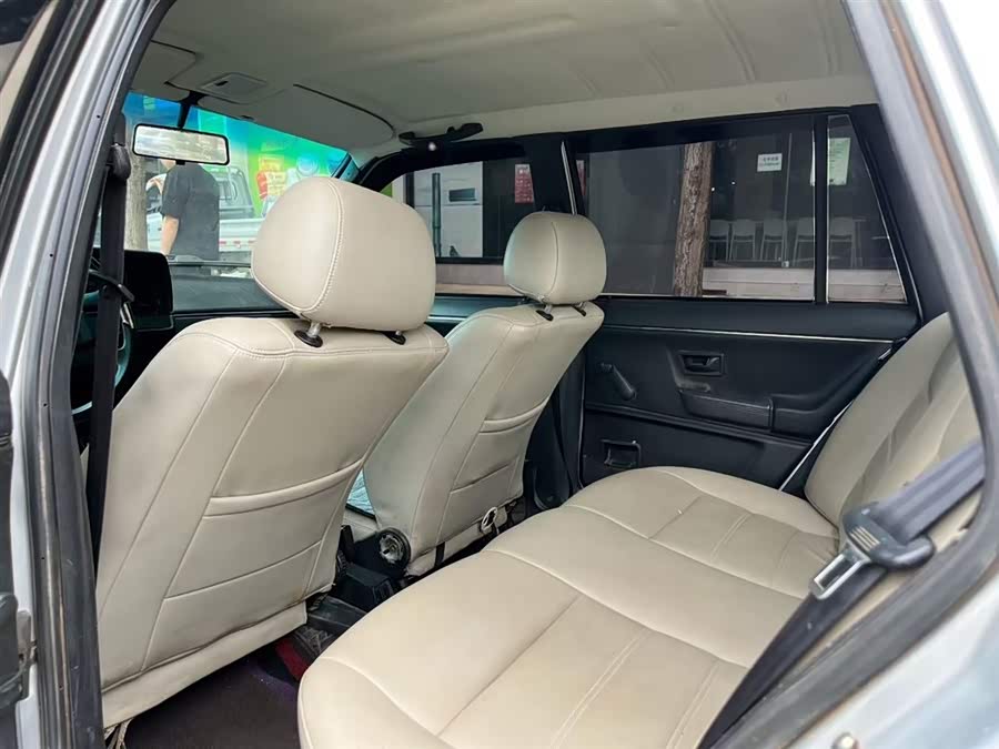 Volkswagen Santana Classic 2012 #7 Volkswagen Santana Classic 2012 изображение автомобиля #7