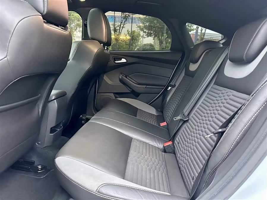 Ford Focus (Imported) 2017 صورة سيارة #7