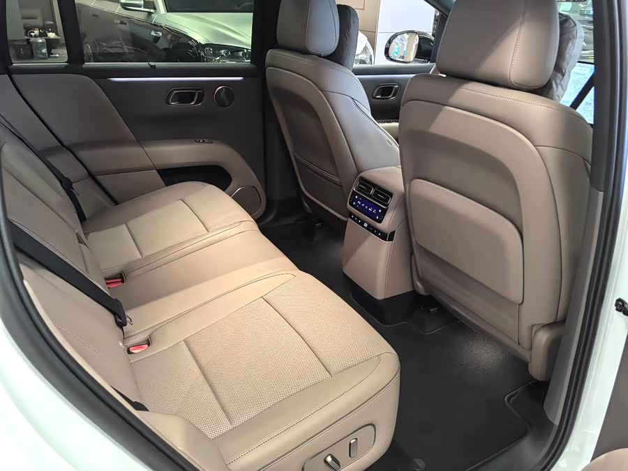 Li i6 2025 صورة سيارة #7