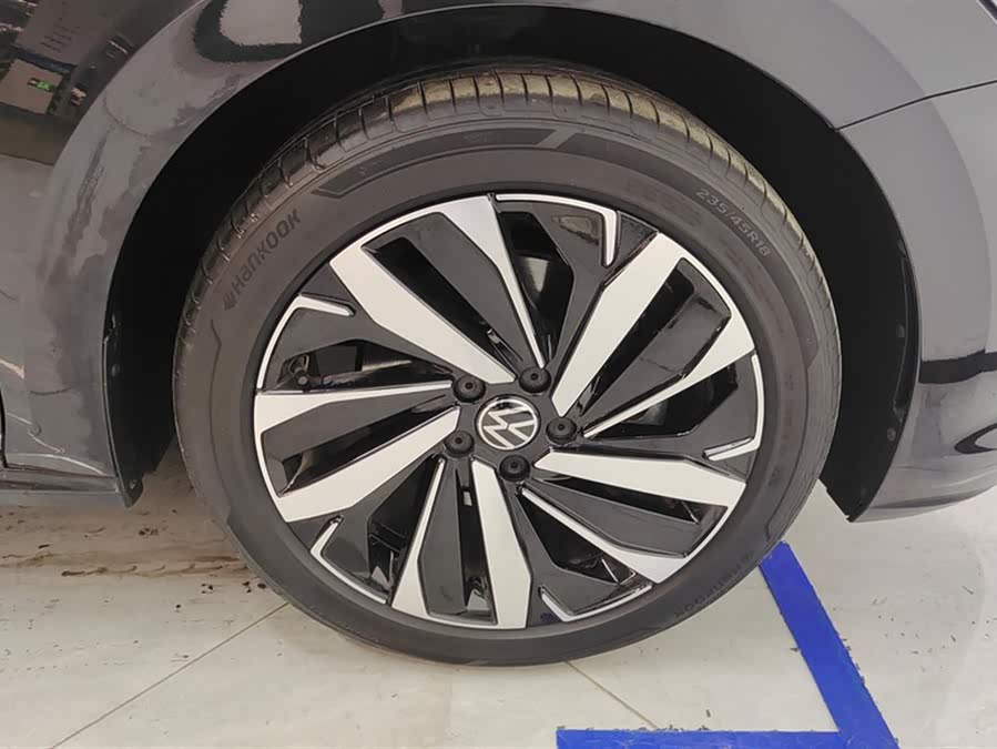 Volkswagen Passat 2023 car image #7