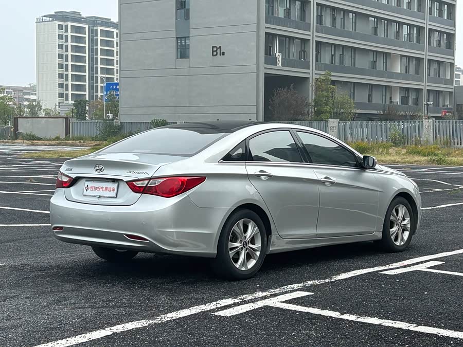 Hyundai Sonata 2012 car image #7