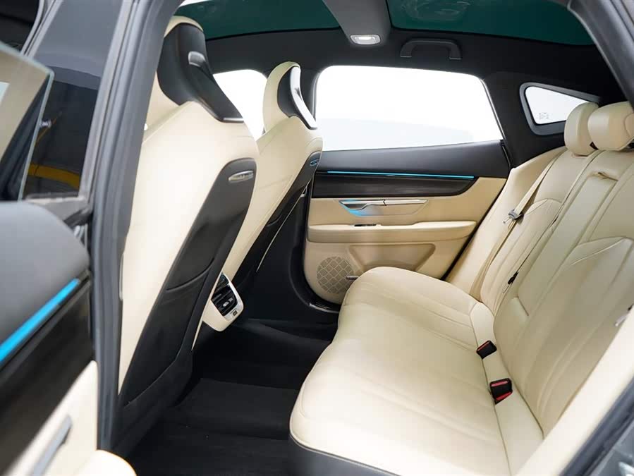 小鹏 小鹏P7 2021 汽车图片 #7