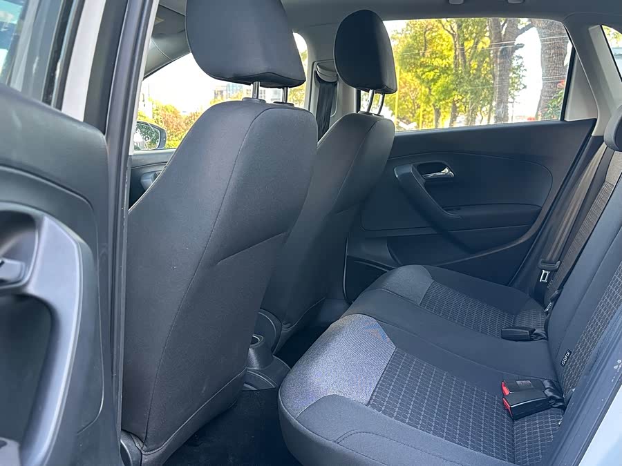 Volkswagen Polo 2017 car image #7