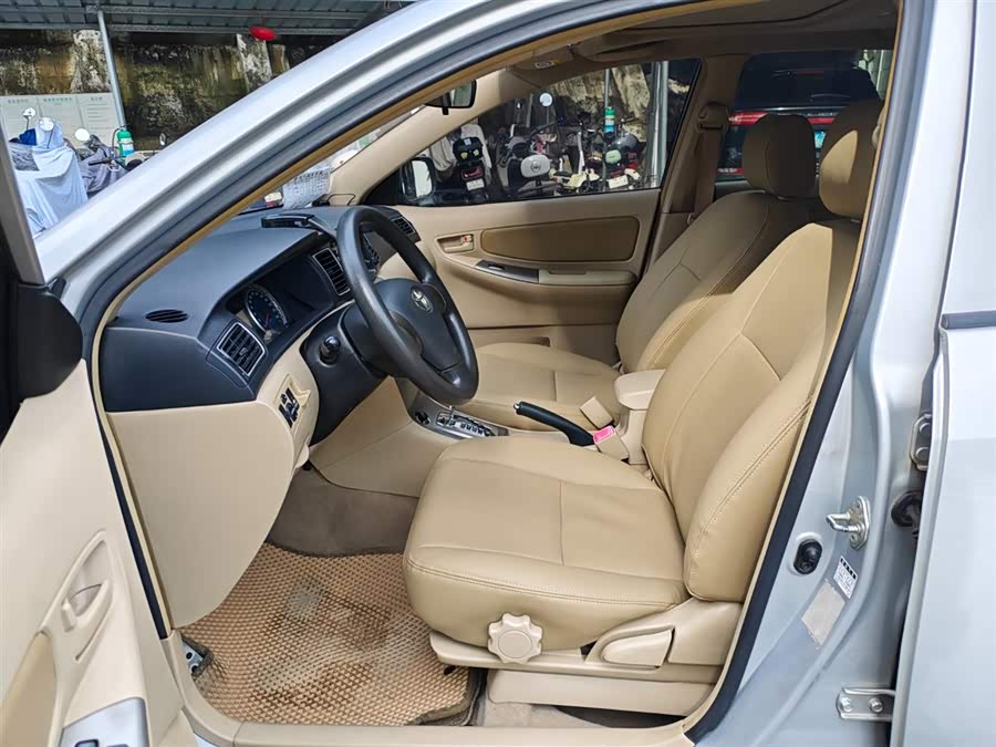 Toyota Reiz 2013 immagine di auto #7