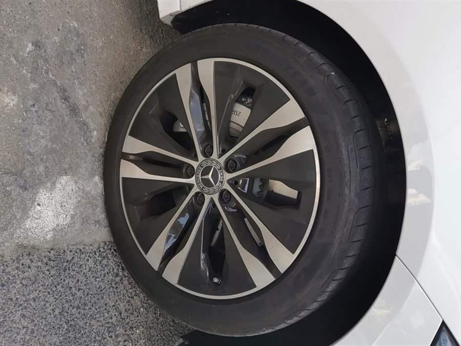 Mercedes-Benz C Class New Energy 2025 car image #7